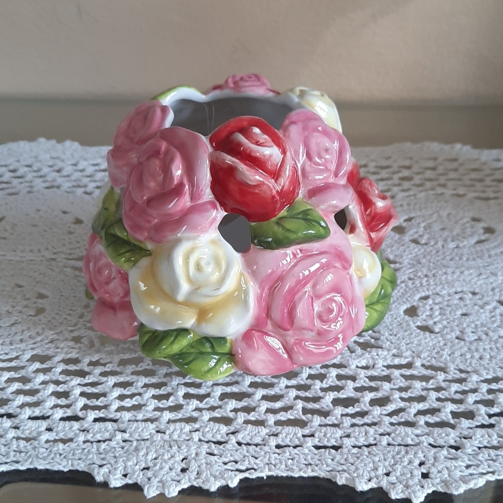 Ceramic Roses candle shade - Picture 3 of 5